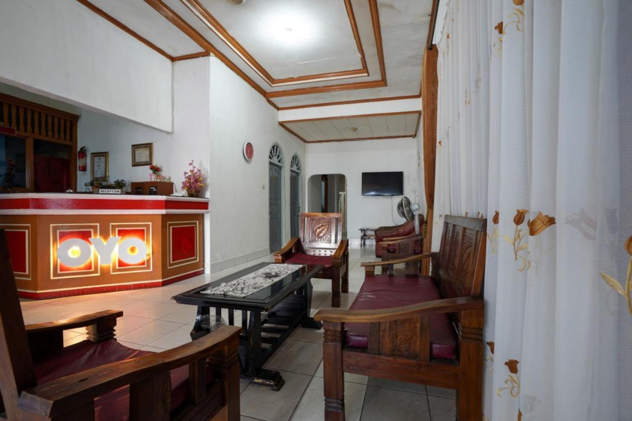 Oyo 2876 Hotel Idayu Palembang Extérieur photo