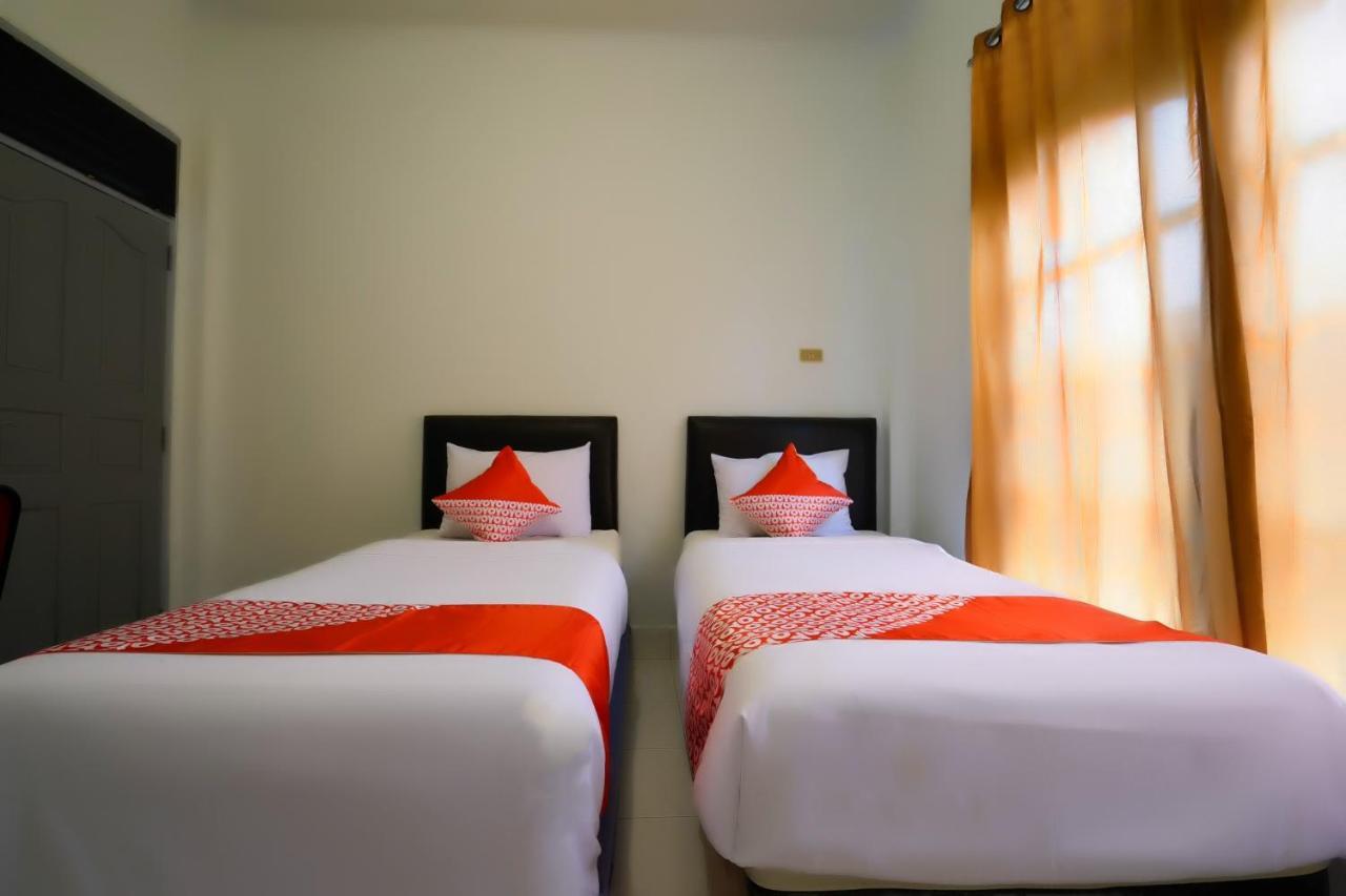 Oyo 2876 Hotel Idayu Palembang Extérieur photo