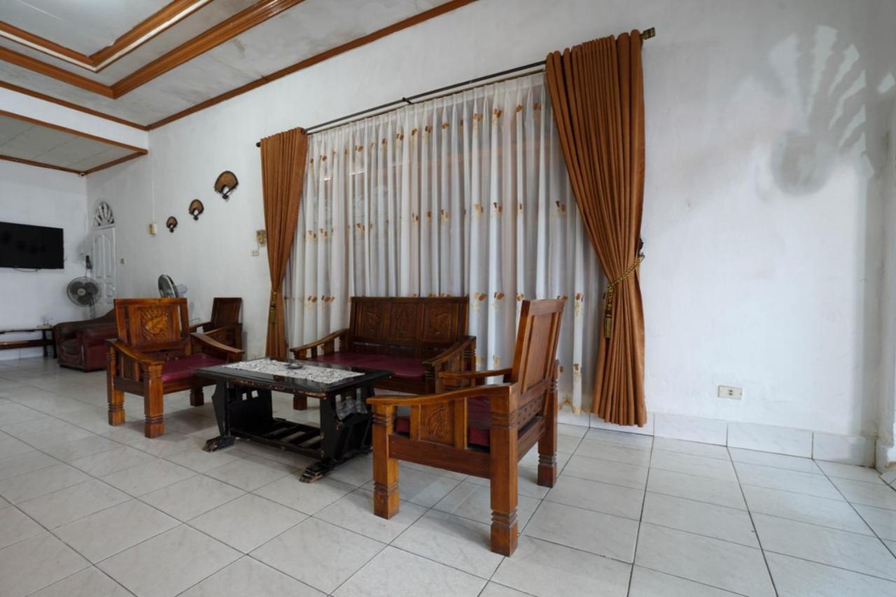 Oyo 2876 Hotel Idayu Palembang Extérieur photo